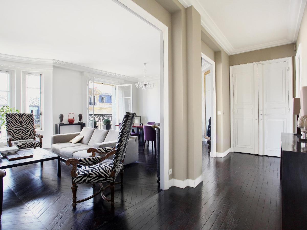 Outstanding 2 Bedrooms With A Terrific Eiffel Tower View Paris Bagian luar foto