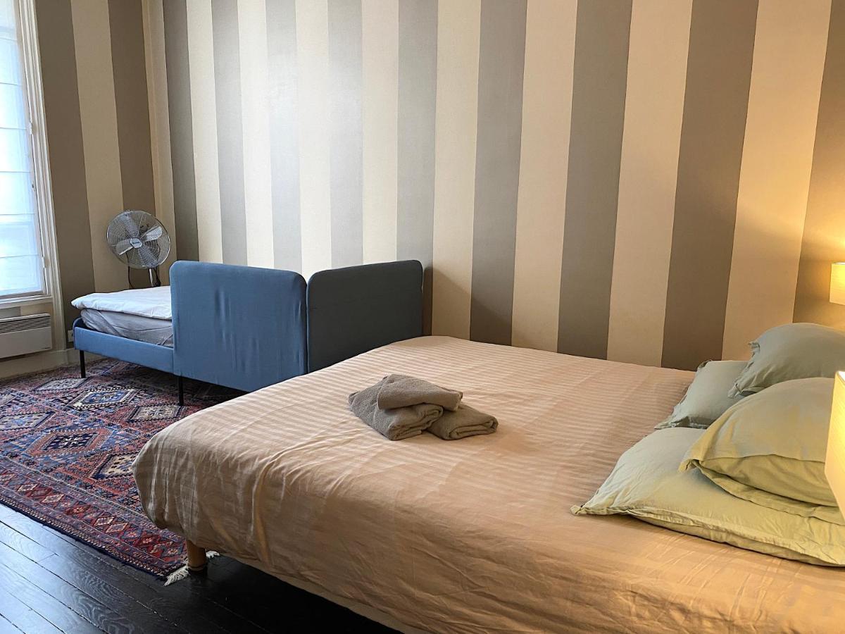 Outstanding 2 Bedrooms With A Terrific Eiffel Tower View Paris Bagian luar foto